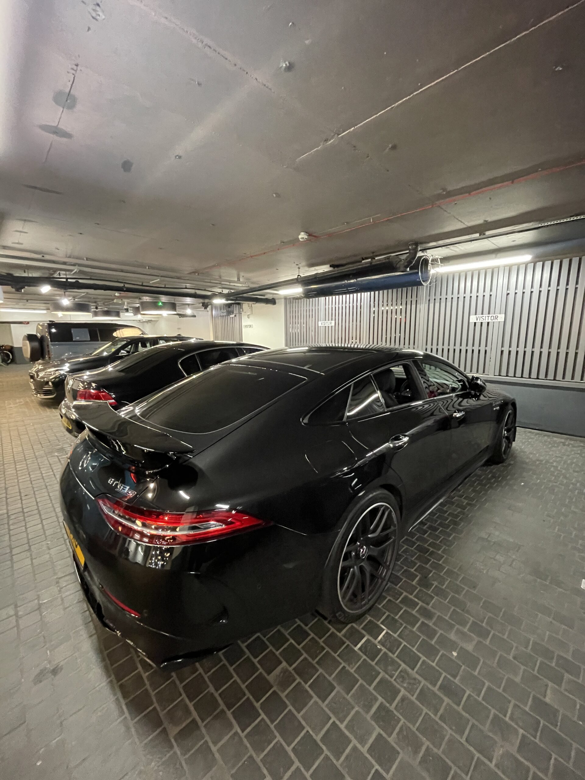 Windscreen replacement work