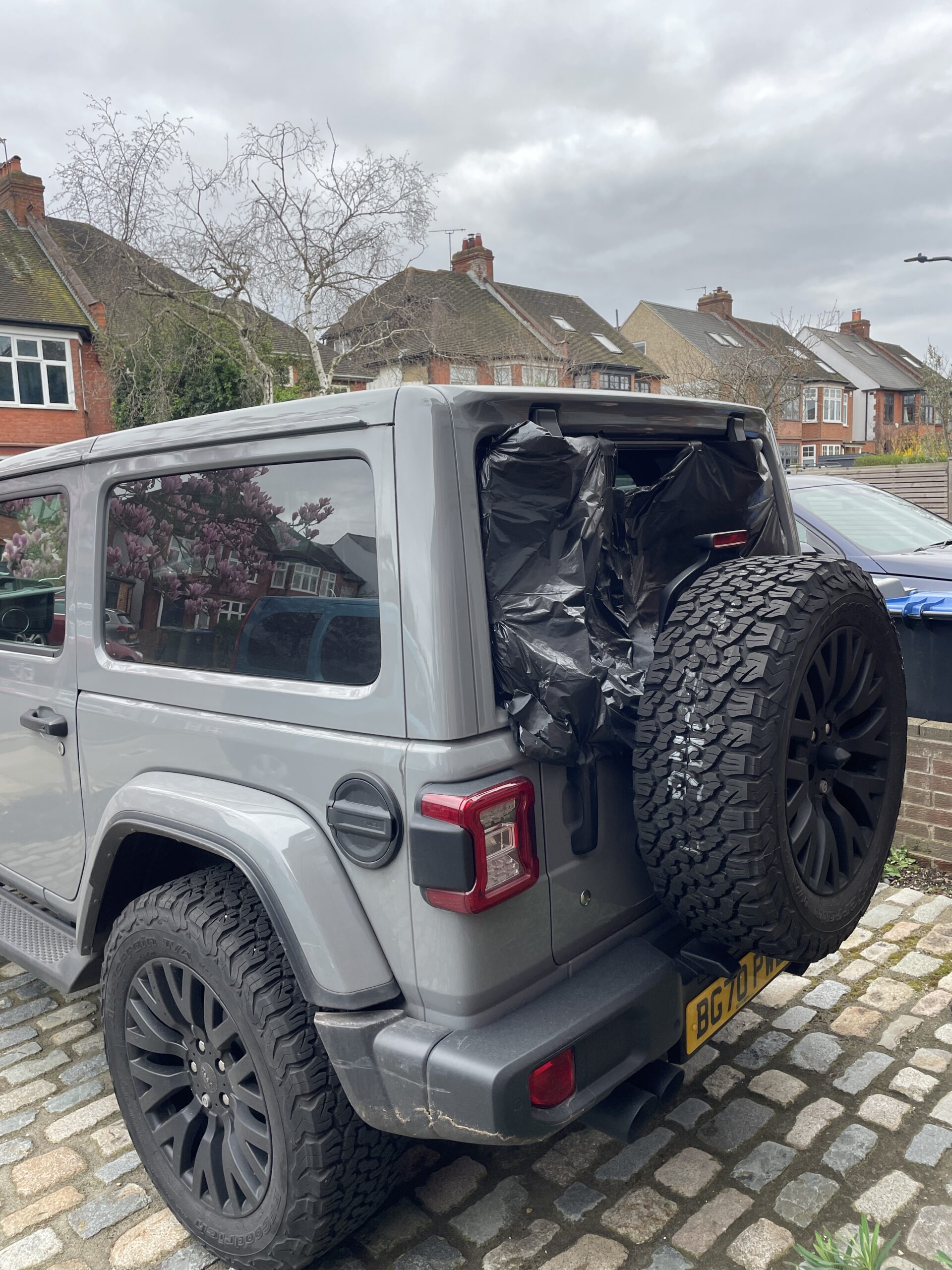 Windscreen replacement work